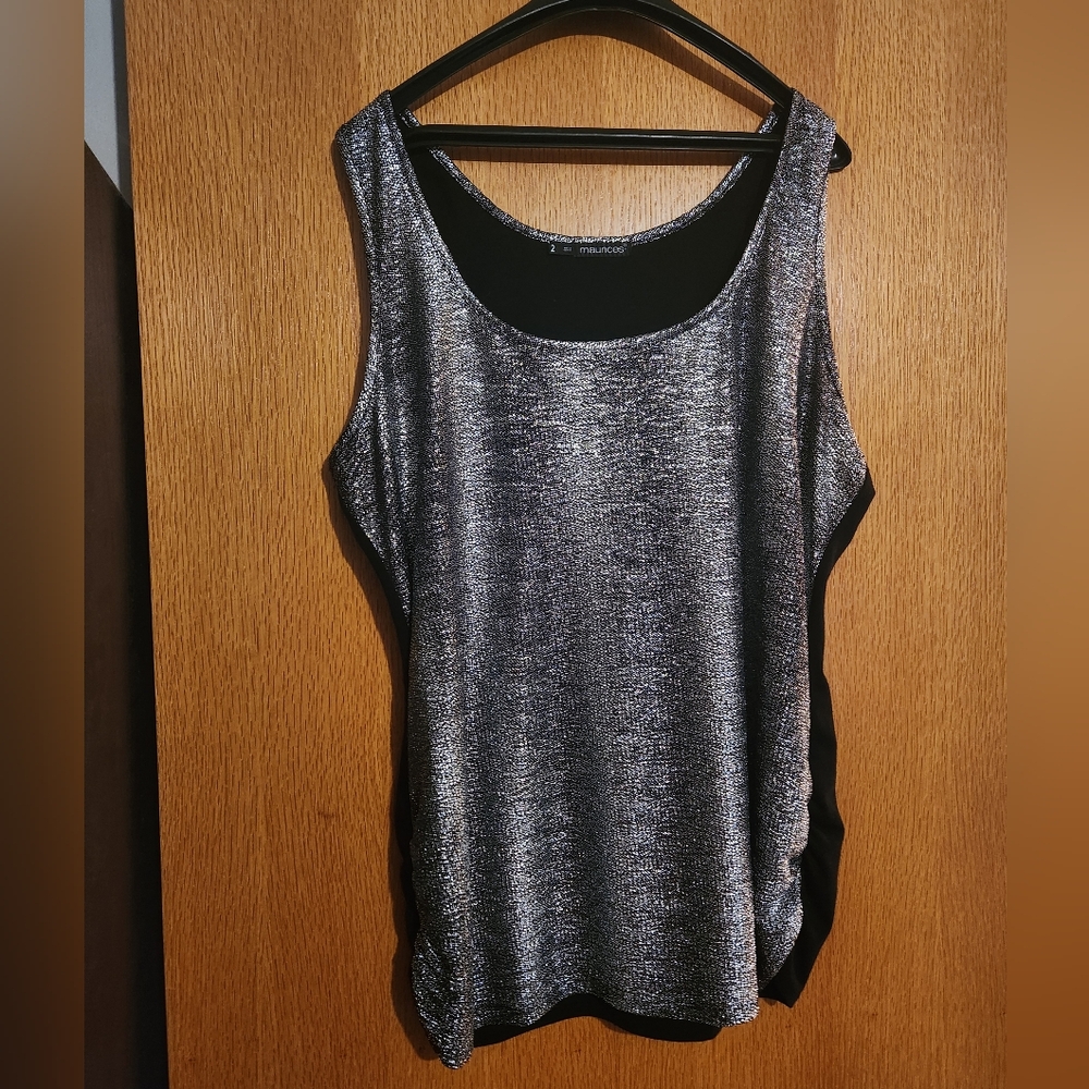 Maurices metallic tank